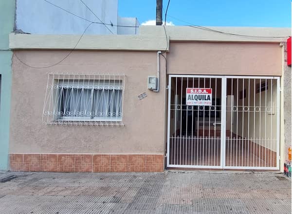 Alquiler / GRAL. FLORES 285 / Artigas